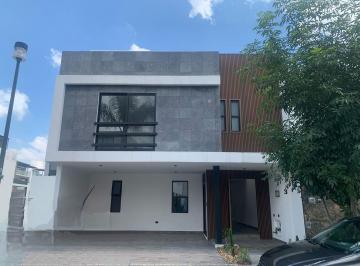 Casa · 249m² · 4 Recámaras · 2 Estacionamientos · Casa en Venta en Parque Veracruz, Lomas de Angelopolis