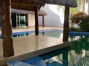 Casa · 589m² · 4 Recámaras · 4 Estacionamientos · Casa en Venta en Cancún, Las Quintas 4 Recámaras, Alamos I, Supermanzana 311