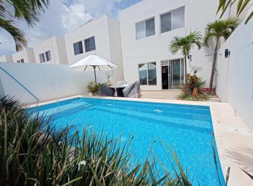 Casa · 167m² · 3 Recámaras · 2 Estacionamientos · En Renta Casa Amueblada con Alberca Propia Los Olivos 3 Play