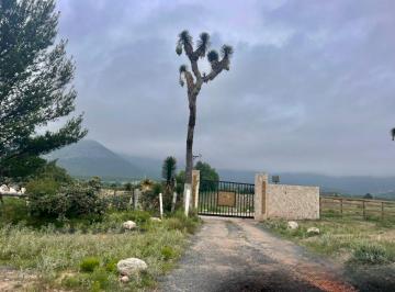 Terreno / Lote , Arteaga · Terreno de 2100 m² en Venta en Arteaga