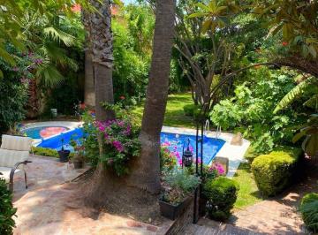 Casa de 3 habitaciones, Querétaro · Casa con Alberca en Venta en Villas del Meson Juriquilla