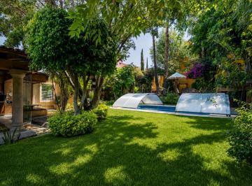 Casa de 3 habitaciones, Querétaro · Casa con Alberca en Venta en Villas del Meson Juriquilla