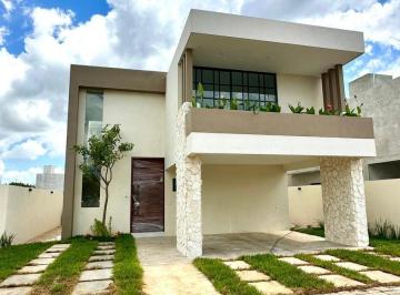 Casa · 284m² · 4 Recámaras · 2 Estacionamientos · Casa en Venta en Mérida, Temozón Norte, Soluna Residencial, Entrega Inmediata