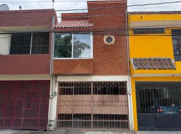 Casa · 176m² · 2 Recámaras · 1 Estacionamiento · Casa Venta Jardines de Jerez León Guanajuato