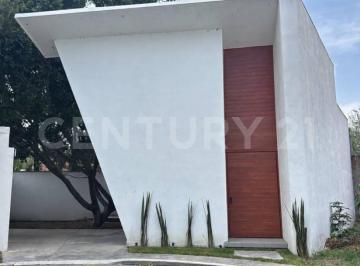 Casa · 215m² · 3 Recámaras · 2 Estacionamientos · Casa en Renta en Fraccionamiento Rancho Chapulco, Puebla, Puebla.