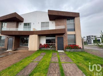 Casa · 148m² · 3 Recámaras · 2 Estacionamientos · Venta de Casa Fracc Las Margaritas, en Pachuca, Hgo.