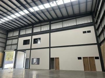 4540a24589370e13cef6e6ce072edb3606877a034dfc697e746119354a51a39d · Bodega Lista Para Operar Dentro de Parque Industrial.