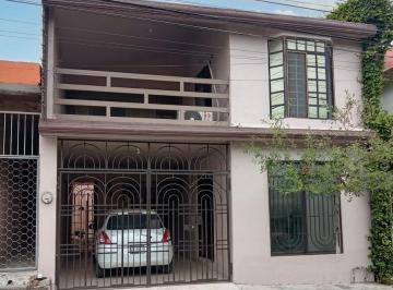 Casa · 175m² · 3 Recámaras · 1 Estacionamiento · Casa Amplia en Renta en México 86, Guadalupe, Nuevo León