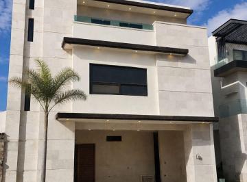Casa de 3 habitaciones, Saltillo · Residencia de Lujo en Venta en Torre Alta