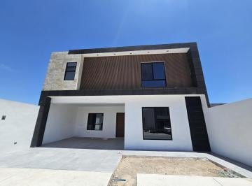 Casa · 270m² · 4 Recámaras · 2 Estacionamientos · Casa en Venta en Saltillo Coahuila Norte