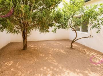 Casa · 400m² · 4 Recámaras · 3 Estacionamientos · Casa en Renta Habitacional o Para Oficinas | Sur | Cerca del Inegi | Aguascalientes