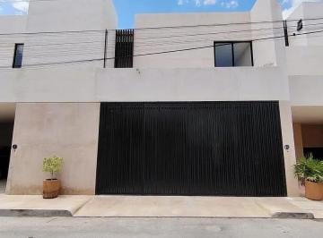 1 · Townhouse en Venta en Temozón Norte