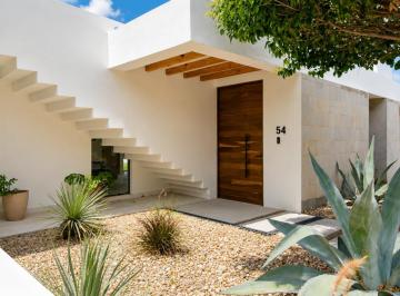 Casa de 4 habitaciones, San Miguel de Allende · ¡Magnífica Oportunidad! Casa Amueblada, con Recámara en Primer Piso, en Las Campanas Residencial