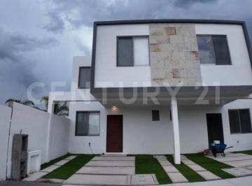 Casa · 105m² · 3 Recámaras · 2 Estacionamientos · Casa en Venta, Ciudad del Sol, Querétaro