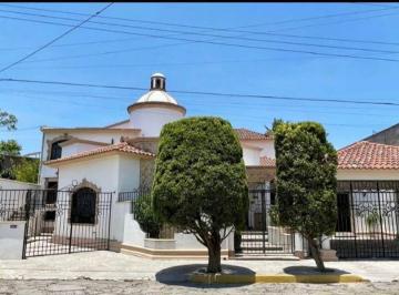 Casa de 4 habitaciones, Saltillo · Casa con 600 m² de Terreno y 4 Recámaras en Venta en Las Huertas