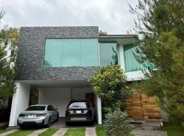 Casa · 311m² · 3 Recámaras · 4 Estacionamientos · Casa en Renta en El Cielo Country Club $49,000 Pesos (Incluye Mantenimiento)