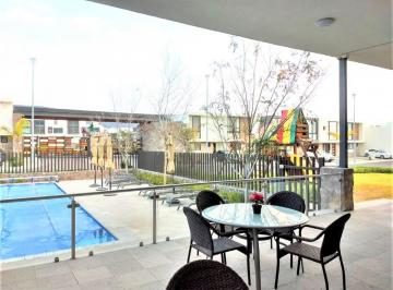 Casa de 3 habitaciones, Querétaro · Privada Casa Renta El Refugio Alberca Gym Seg 24hrs 23 Rec 3 Baño Balcón Cocina Isla Area Tv Terraza
