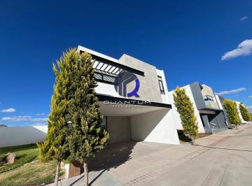 Casa · 195m² · 3 Recámaras · 2 Estacionamientos · Casa en Venta Zona Norte Aguascalientes