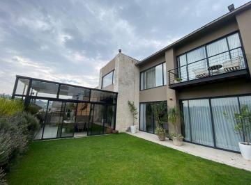 Casa de 4 habitaciones, Huixquilucan · Espectacular Casa en Venta en Lomas Country Club
