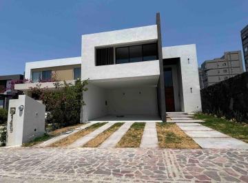 Casa de 4 habitaciones, León · Casa en Venta en La Campiña