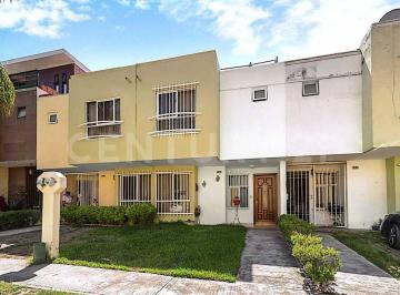 Casa · 114m² · 4 Recámaras · 2 Estacionamientos · Casa en Venta en Parques del Bosque