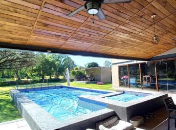 Casa de 4 habitaciones, Corregidora · Renta de Casa en Balvanera con Alberca Frente a Fairway