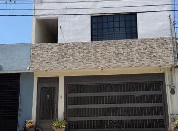 Casa · 160m² · 4 Recámaras · 2 Estacionamientos · Casa en Valle de Las Palmas 3er Sector