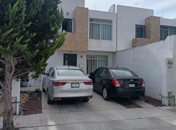 Casa · 98m² · 3 Recámaras · 2 Estacionamientos · Casa en Venta en Arboleda de Jacarandas