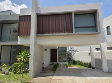 Casa de 4 habitaciones, Tlajomulco de Zúñiga · Casa en Venta en La Rioja