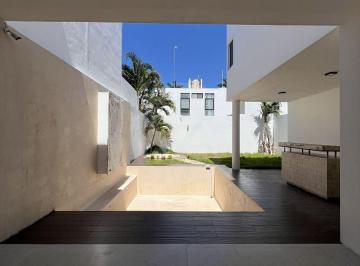Casa · 225m² · 5 Recámaras · 3 Estacionamientos · Casa en Renta en Mérida