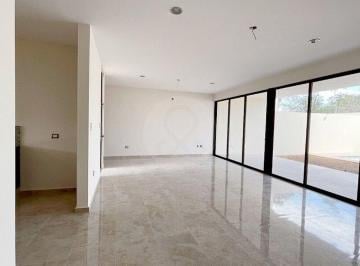 Casa · 316m² · 4 Recámaras · 4 Estacionamientos · Casa en Venta en Cholul