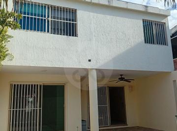 Casa · 273m² · 4 Recámaras · 2 Estacionamientos · Casa en Venta en Fraccionamiento Santa Cecilia