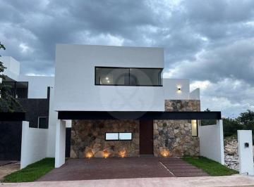 Casa · 180m² · 3 Recámaras · 2 Estacionamientos · Casa en Venta en Pueblo Conkal