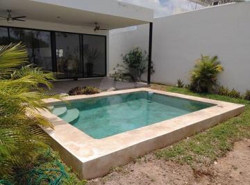 Casa · 230m² · 3 Recámaras · 2 Estacionamientos · Casa en Venta en Cholul