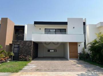 Casa · 410m² · 4 Recámaras · 4 Estacionamientos · Parque Natura: Casa en Venta en Cholul