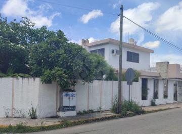 Casa · 357m² · 5 Recámaras · 2 Estacionamientos · Casa en Venta en Jardines de Miraflores