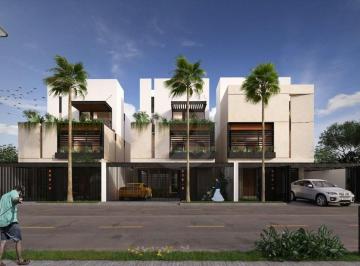 Casa · 242m² · 3 Recámaras · 2 Estacionamientos · Casa en Venta de 3 Habitaciones de 4 Plantas con Estudio y Roof Top