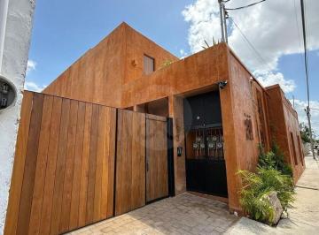 Casa · 225m² · 3 Recámaras · 2 Estacionamientos · Casa en Venta en Merida Centro