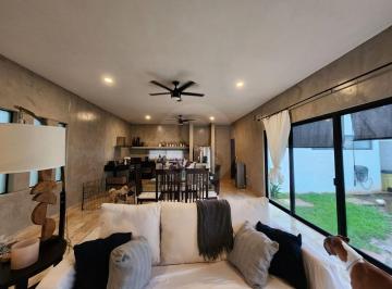 Casa · 250m² · 3 Recámaras · 2 Estacionamientos · Casa en Venta en Cholul