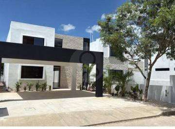 Casa · 223m² · 3 Recámaras · 2 Estacionamientos · Casa en Venta en Pueblo Conkal