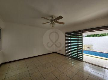 Casa · 283m² · 3 Recámaras · 2 Estacionamientos · Casa en Venta en Fraccionamiento Monterreal