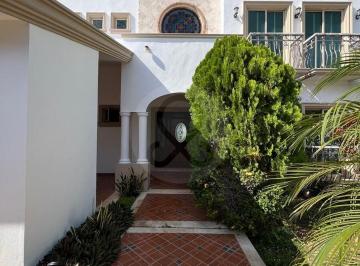 Casa · 302m² · 3 Recámaras · 2 Estacionamientos · Casa en Venta en Montes de Ame