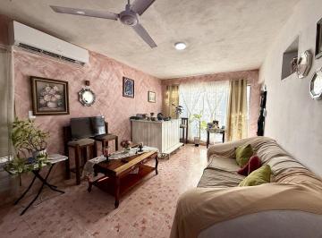 Casa · 252m² · 4 Recámaras · 1 Estacionamiento · Casa en Venta en Miraflores