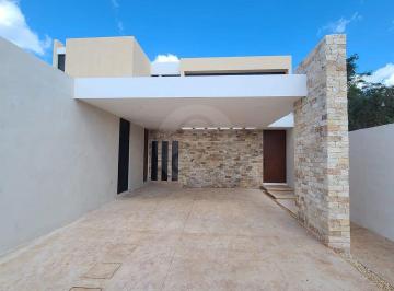 Casa · 350m² · 4 Recámaras · 4 Estacionamientos · Casa en Venta en Temozón Norte