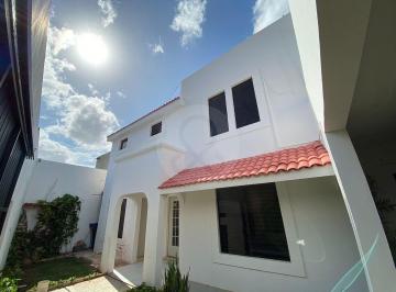 Casa · 350m² · 7 Recámaras · 2 Estacionamientos · Casa en Venta en Fraccionamiento La Florida