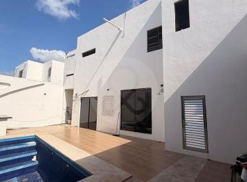 Casa · 350m² · 7 Recámaras · 2 Estacionamientos · Casa en Venta en Fraccionamiento La Florida