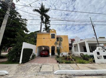 Casa · 169m² · 3 Recámaras · 2 Estacionamientos · Casa en Venta en Chuburna de Hidalgo