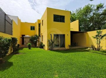 Casa · 264m² · 3 Recámaras · 4 Estacionamientos · Casa en Venta en Margaritas, Cholul