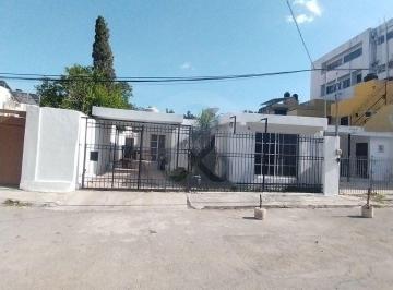Casa · 174m² · 5 Recámaras · 1 Estacionamiento · Casa en Venta en Merida Centro