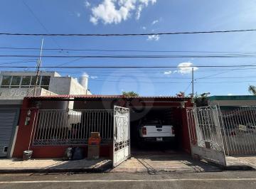 Casa · 182m² · 4 Recámaras · 2 Estacionamientos · Casa en Venta en Itzimna
